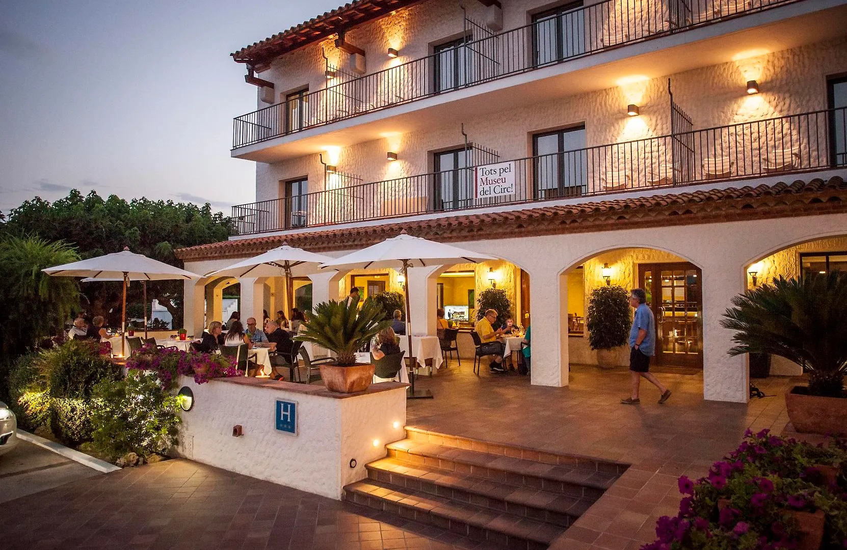 Hotel Restaurant Bon Retorn Figueres  3*, Figueres (Girona)